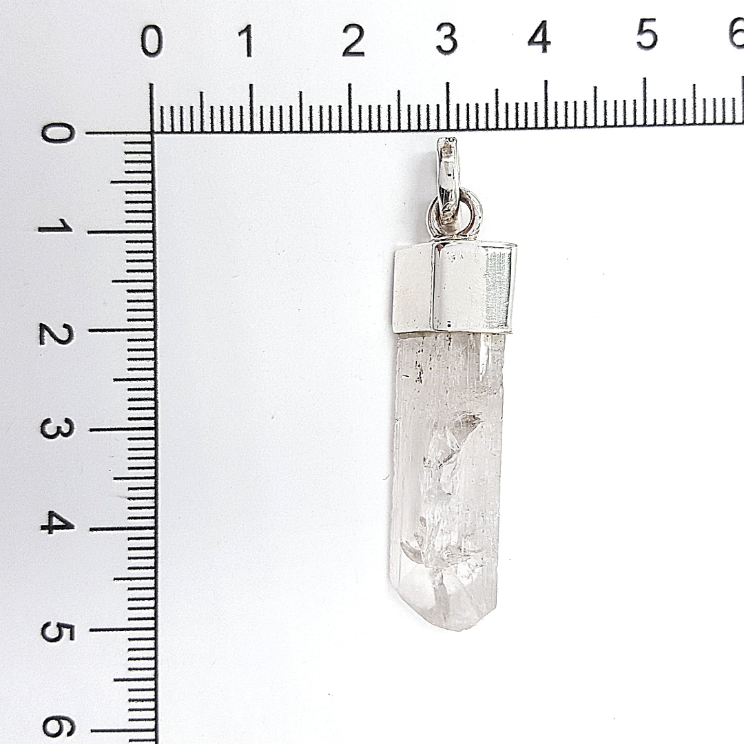 Dije punta de Danburita Natural en Bruto en Plata 925