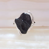 Anillo Tektita Negra Plata 925 Modelo 1473 - Caleidoscopio