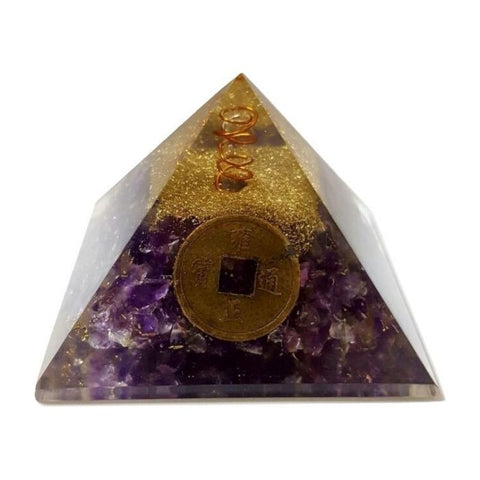 Pirámide Orgón Amatista con Moneda Feng Shui 7 x 7 cm x lado x 5.5 cm alto - Caleidoscopio