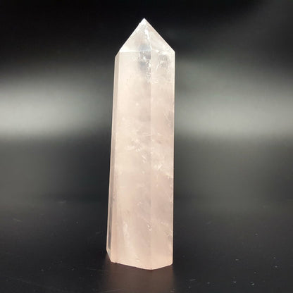 Punta Generador Obelisco de Cuarzo Rosa Natural 39 - 44 g 6.8 a 7 cm Altura